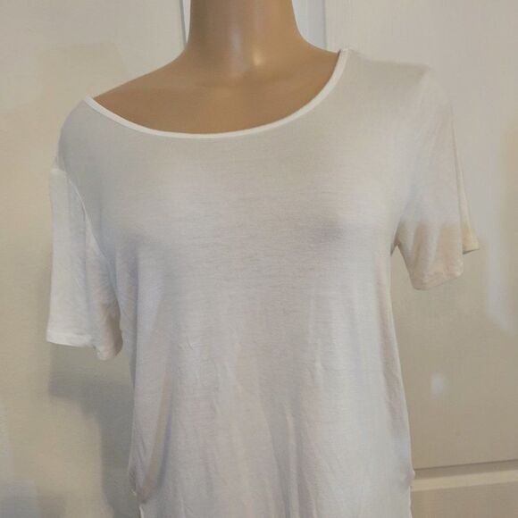 BRAND NEW CHARLOTTE RUSSE OPEN BACK  DESIGN WOMEN"S T-SHIRT - Picture 4 of 14